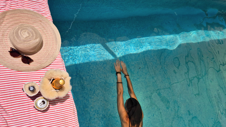 kywie champagne baby pink suede