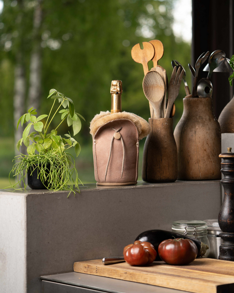 kywie xl champagne nude onyx suede