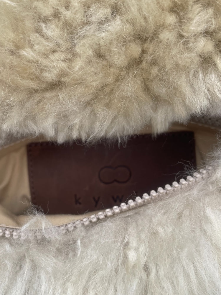 kywie muff fluffy stone