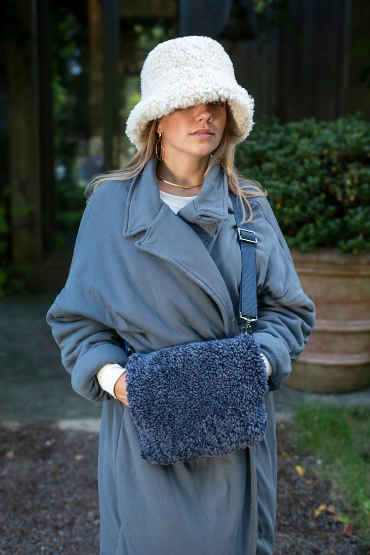 kywie muff blue reverse