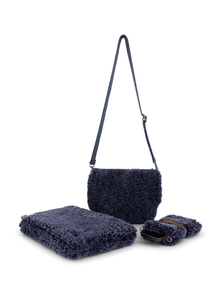 kywie muff blue reverse