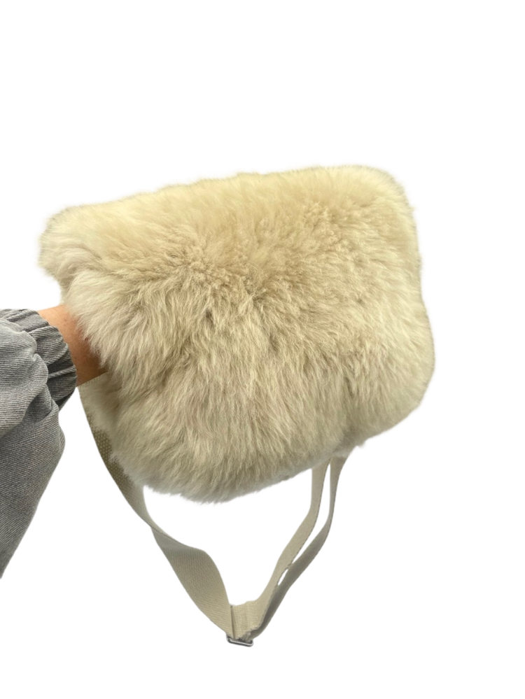 kywie muff fluffy stone