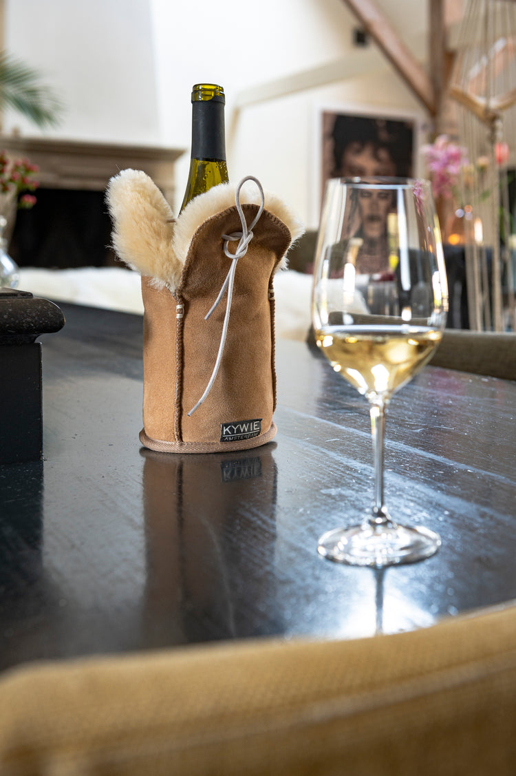 kywie champagne camel suede