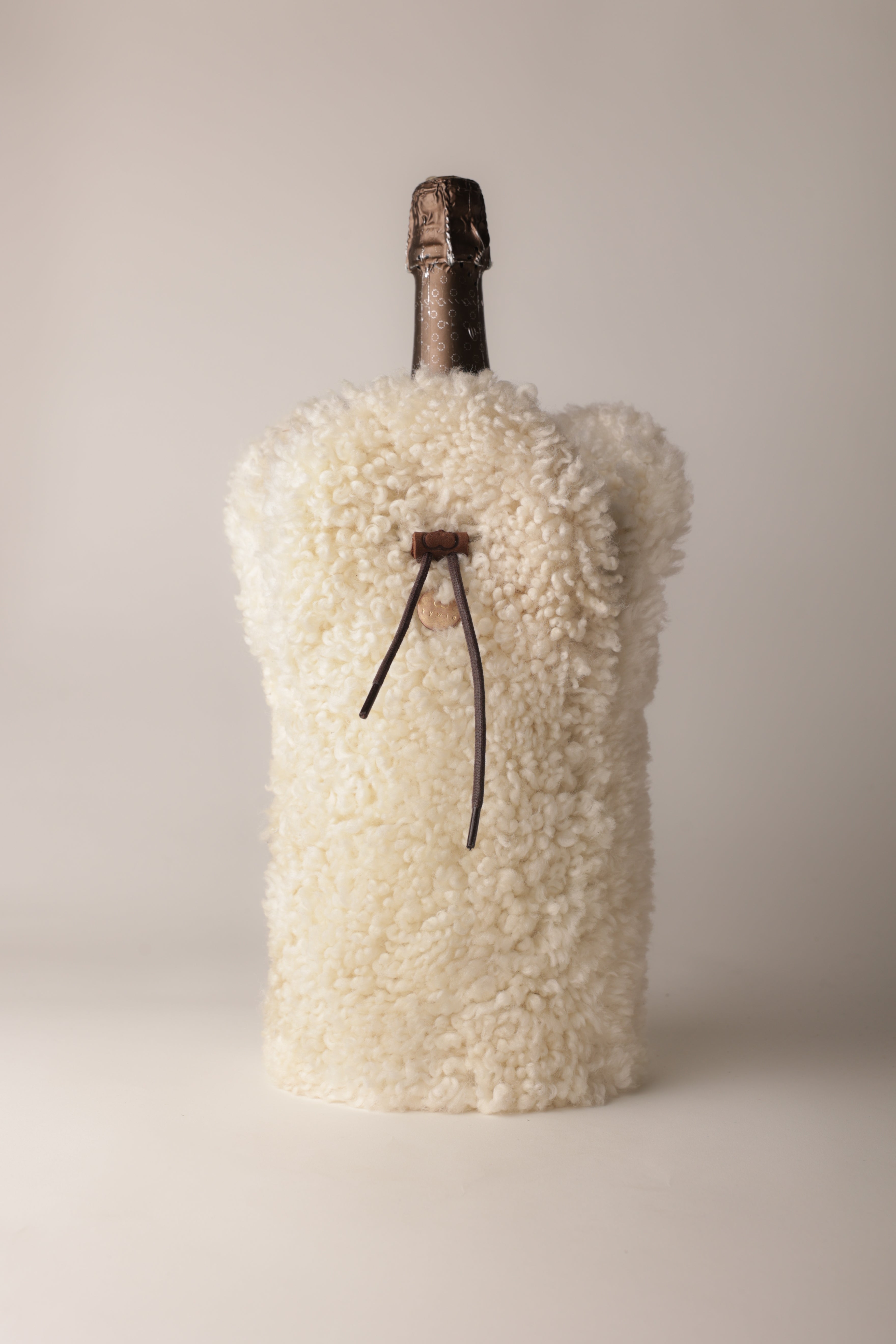 KYWIE Magnum Natural Reverse