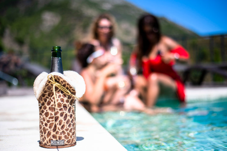 kywie champagne giraffe print