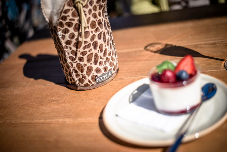 kywie champagne giraffe print